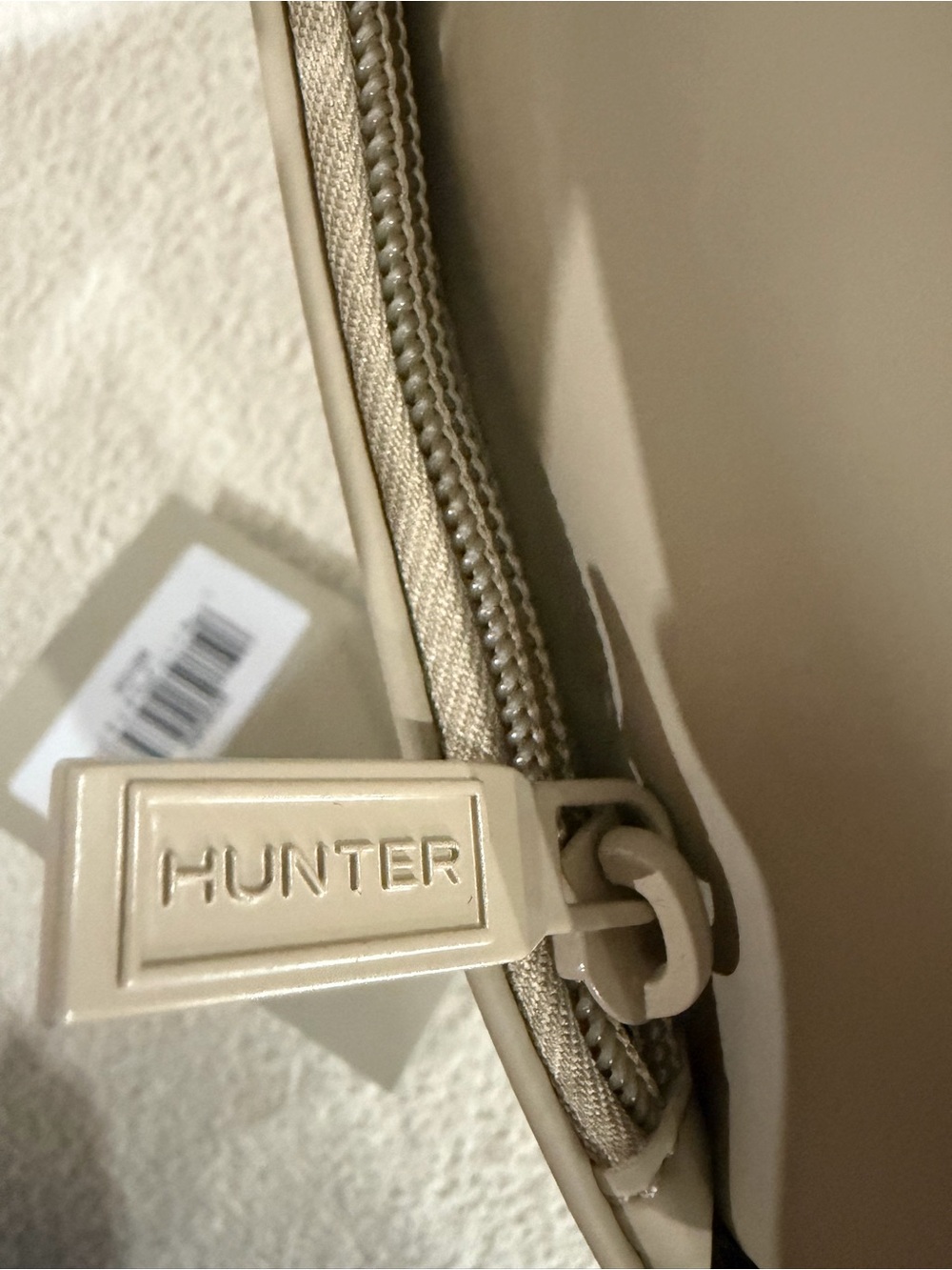 Hunter Beige Crossbody Bag Water Resistant Adjustable Strap NWT - Picture 4 of 5